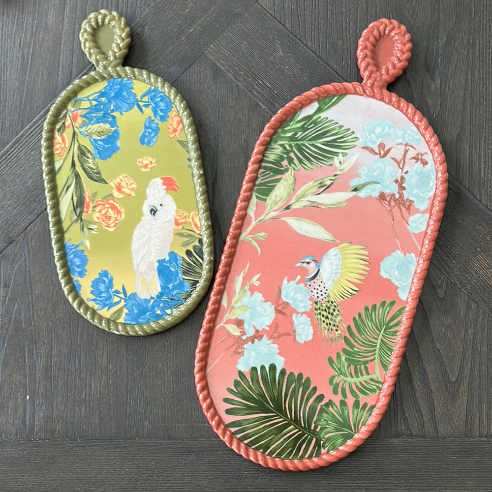NWOT Anthropologie Pluma Handpainted Cheese Boards – Set of 2 (RARE, Sold Out) - Picture 1 of 11